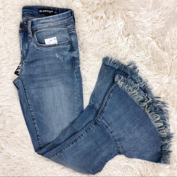 NWT BLANKNYC Ruffle Crop Festival Jean Flared & Wide Leg Denim Cropped Denim  24 - Picture 7 of 15